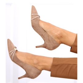 Bombas en un pin Abril Beige 1
