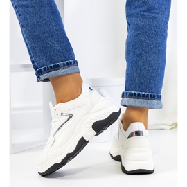 Deportivas Badillo blanco brillante plata 2