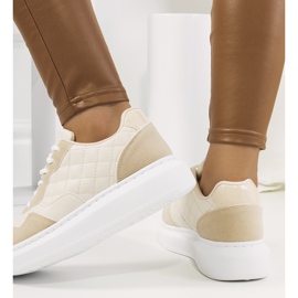 Zapatillas beige en la plataforma Gasperi 1