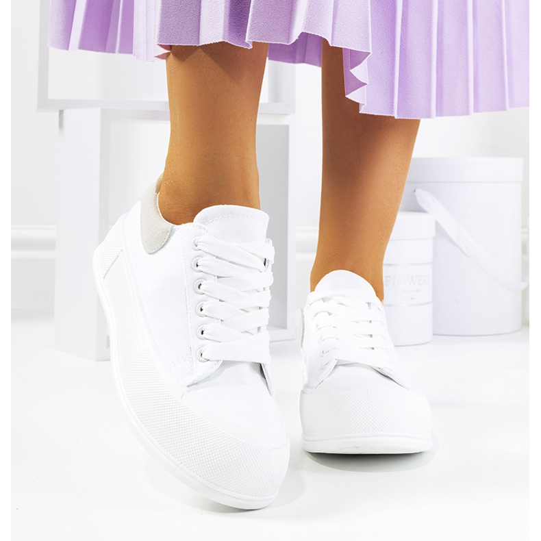 Zapatillas blancas en la plataforma Venancia blanco 1