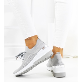 Deportivas grises con cuña Sabelia 2