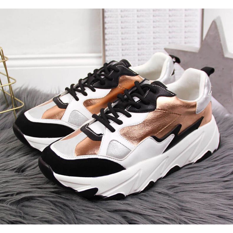 Zapatillas con plataforma Potocki W WOL53 blanco y dorado 2