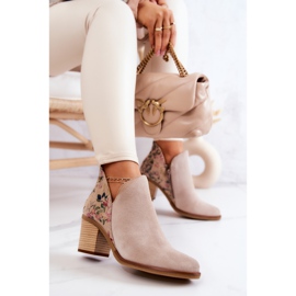 Botas de mujer de cuero con tacón alto Maciejka beige claro 04492 1