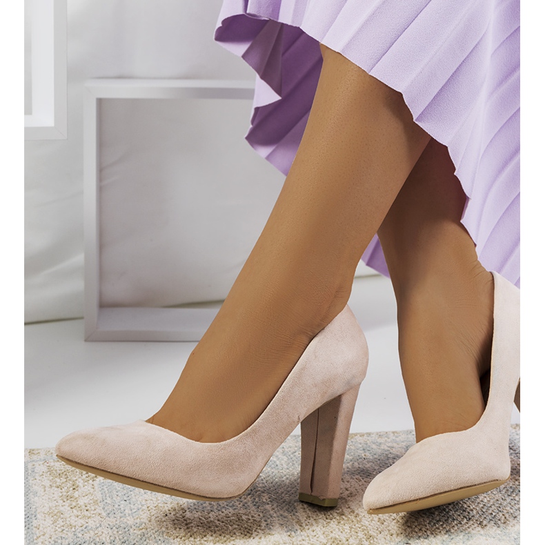 Zapatos de salón beige en el poste de Ortiz gris 1