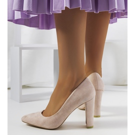 Zapatos de salón beige en el poste de Ortiz gris 2 Zapatos de salón beige en el poste de Ortiz gris 2