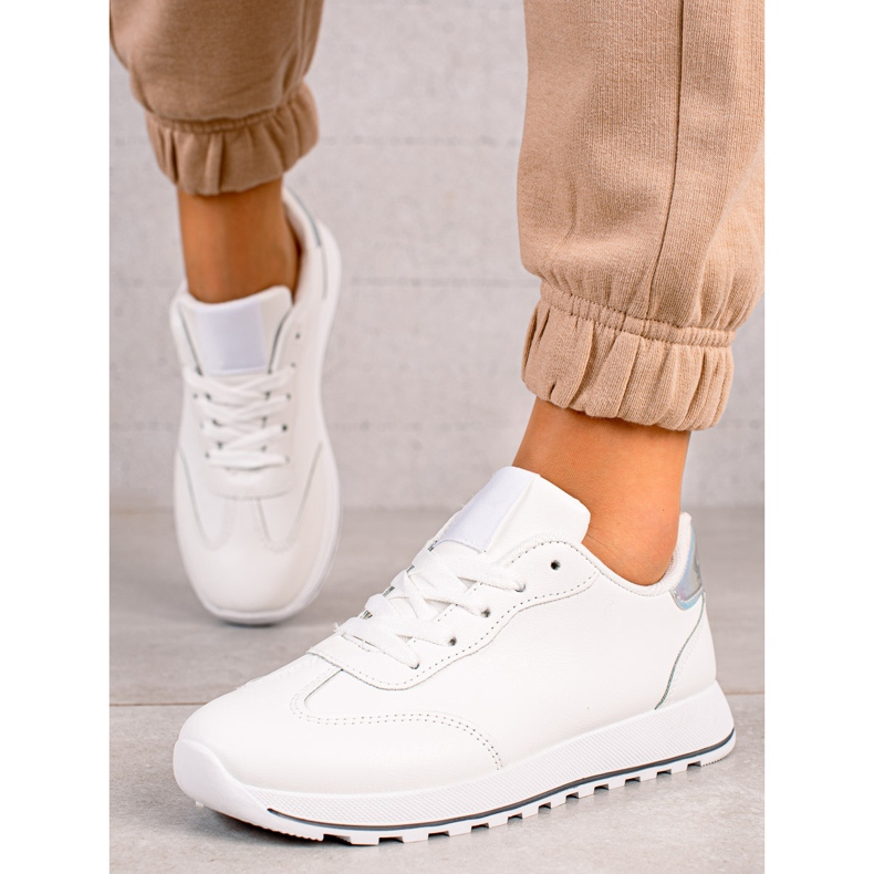 TRENDI Zapatos deportivos clásicos hechos de cuero ecológico. blanco 1 TRENDI Zapatos deportivos clásicos hechos de cuero ecológico. blanco 1