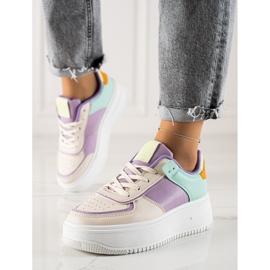 TRENDI Zapatillas de deporte de moda en una plataforma ancha beige multicolor 2 TRENDI Zapatillas de deporte de moda en una plataforma ancha beige multicolor 2