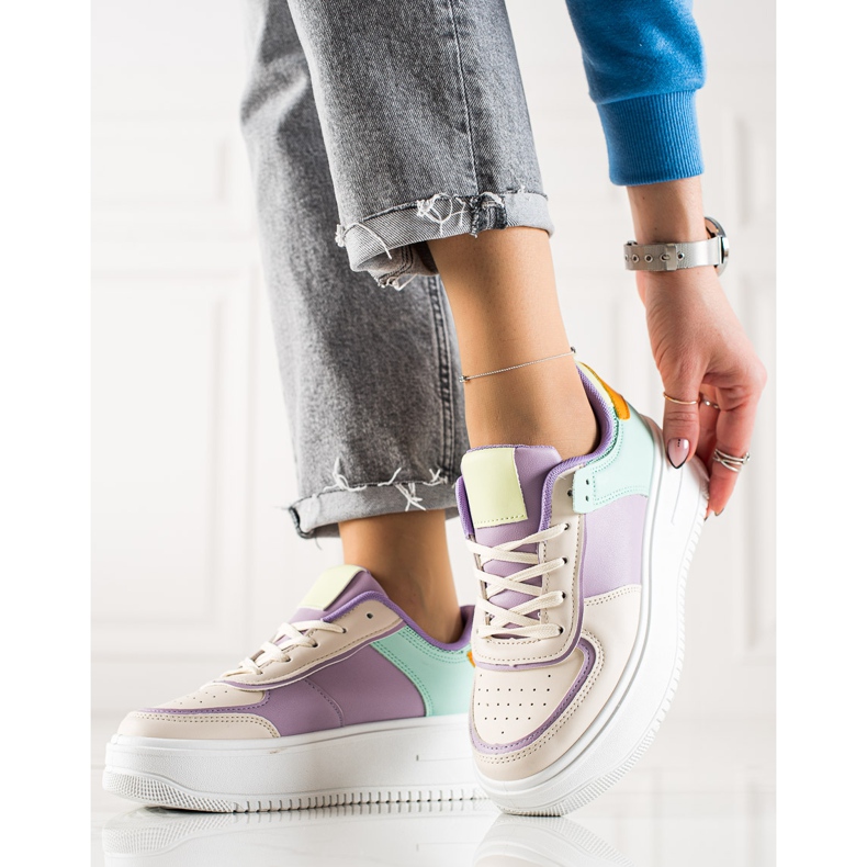 TRENDI Zapatillas de deporte de moda en una plataforma ancha beige multicolor 1 TRENDI Zapatillas de deporte de moda en una plataforma ancha beige multicolor 1