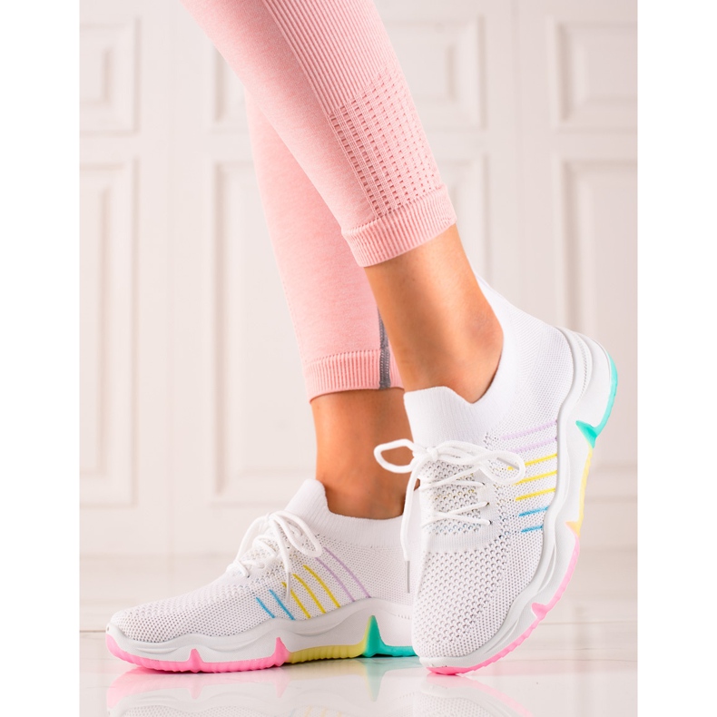 TRENDI Zapatos deportivos en una plataforma colorida blanco 1 TRENDI Zapatos deportivos en una plataforma colorida blanco 1