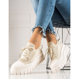 TRENDI Zapatillas caladas en la plataforma beige 3