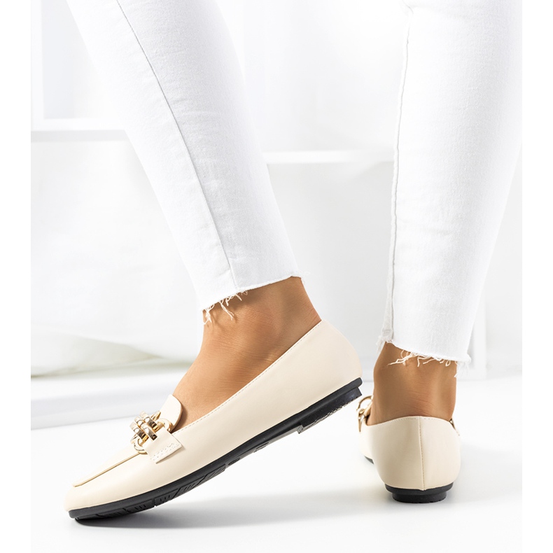 Mocasín beige con cadena Tillison 1
