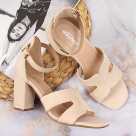 Sandalias en el puesto de eVento W EVE344A beige 3