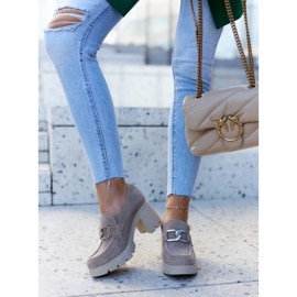 Lemar Zapatos elegantes en un pilar con una decoración Harmell beige 1