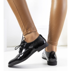 Zapatos mujer lacados en negro Gardi 2