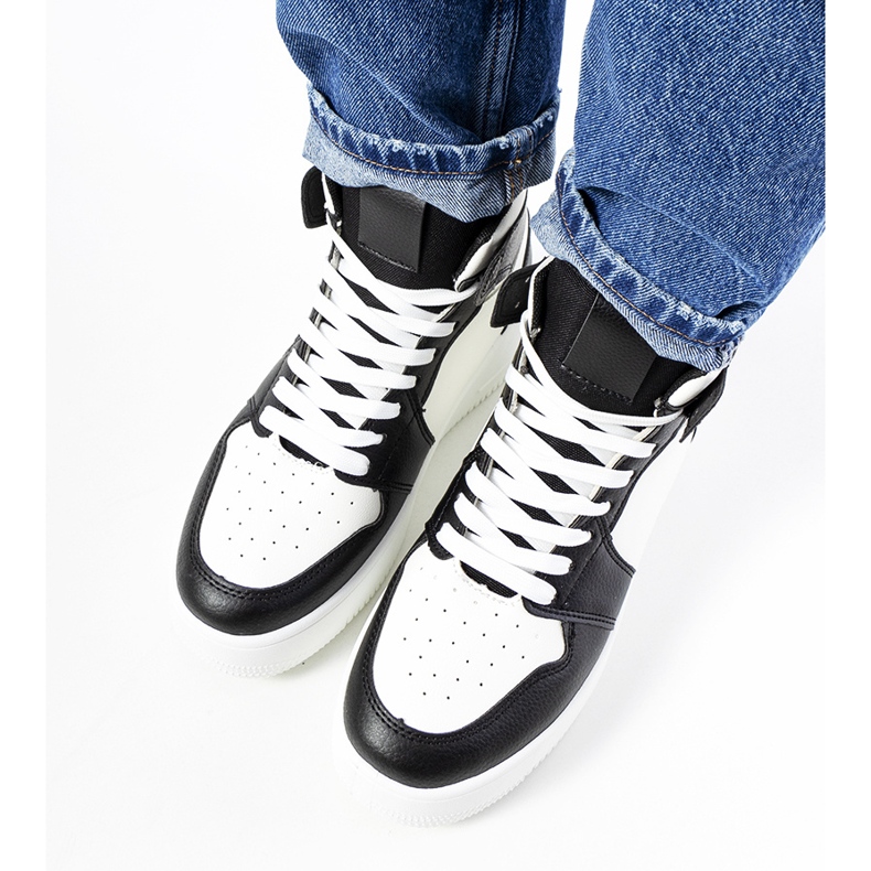 Zapatillas tobilleras Dellucci en blanco y negro 1 Zapatillas tobilleras Dellucci en blanco y negro 1