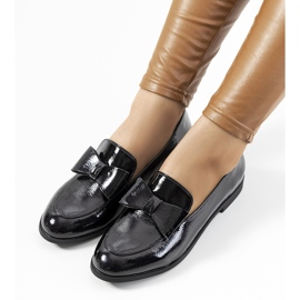 Zapatos de mujer lacados en negro Flora 1