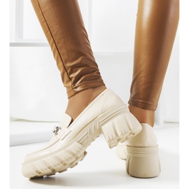 Mocasines beige sobre suela gruesa Ruth 2