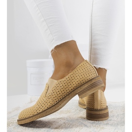 Zapatos Nilde calados beige 2
