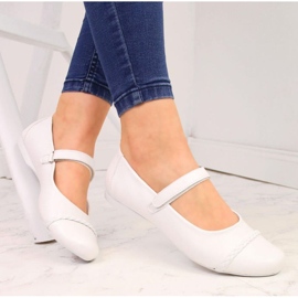 Bailarinas velcro para Comunión Kornecki Jr KOR6271A blanco 5