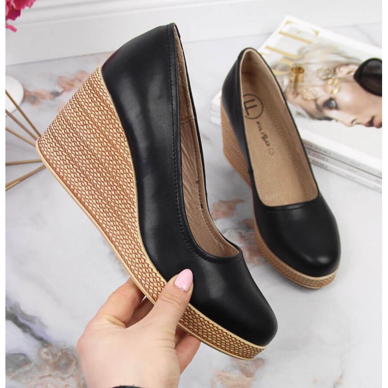 Salón de piel con cuña Filippo W PAW339A negro 1