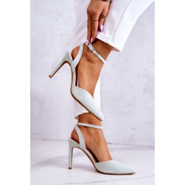 Tacones con hebilla de ante verde claro Kharen 3