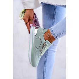 FB2 Zapatos deportivos de gamuza en una plataforma junto al río verde claro 4