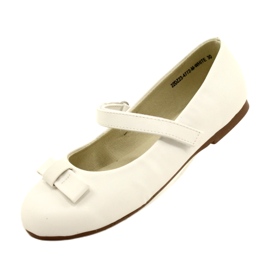Bailarinas blancas con lazo de velcro. blanco 3
