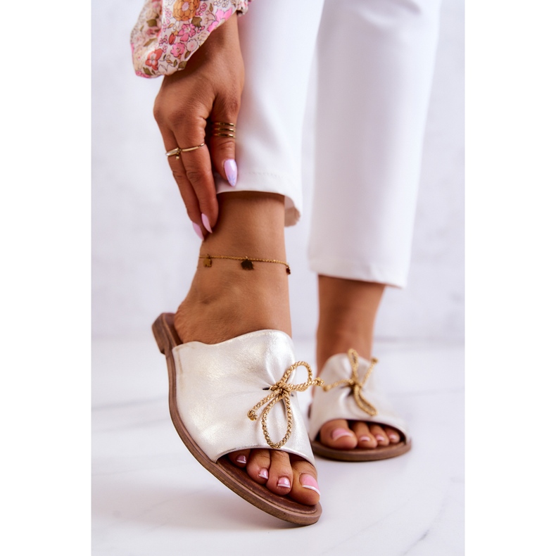 Babucha Mujer en Piel Nicole 2659/004 Blanco y Dorado 1