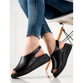 TRENDI Sandalias en la plataforma de brillo negro 3