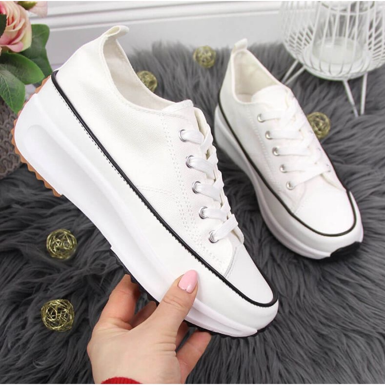 Zapatillas blancas en la plataforma McKeylor W JAN93A blanco 1