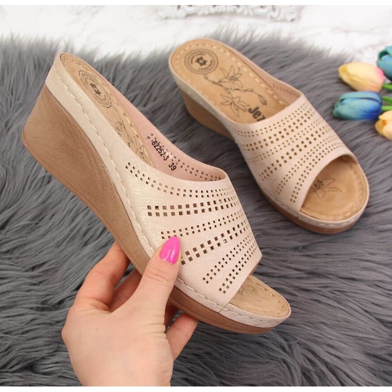 Zapatillas cuña caladas Jezzi W JEZ288B dorado 1