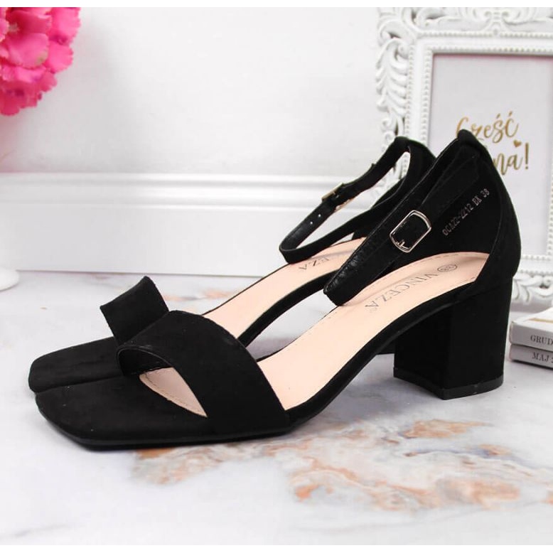 Sandalias negras en la publicación Vinceza W JAN107A negro 2