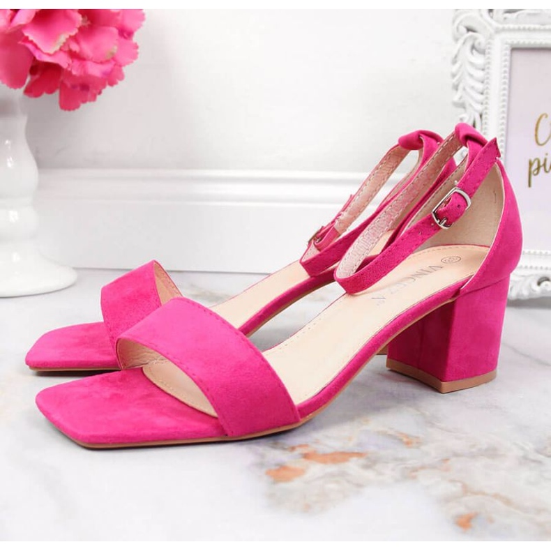 Sandalias en el puesto de Vinceza W JAN107C rosa 2