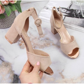 Sandalias en el puesto beige Vinceza W JAN96D 1