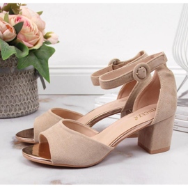 Sandalias en el puesto beige Vinceza W JAN96D 6