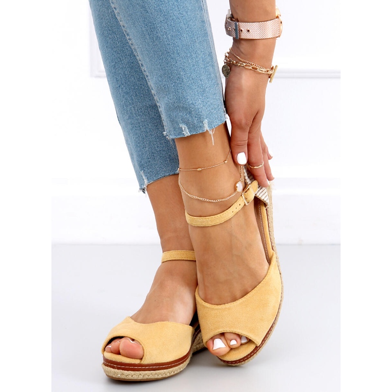 Sandalias Alpargatas con cuña Mandira Amarillo 1