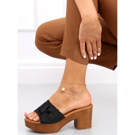 Zapatillas ala Zeri Zuecos negros 1 Zapatillas ala Zeri Zuecos negros 1