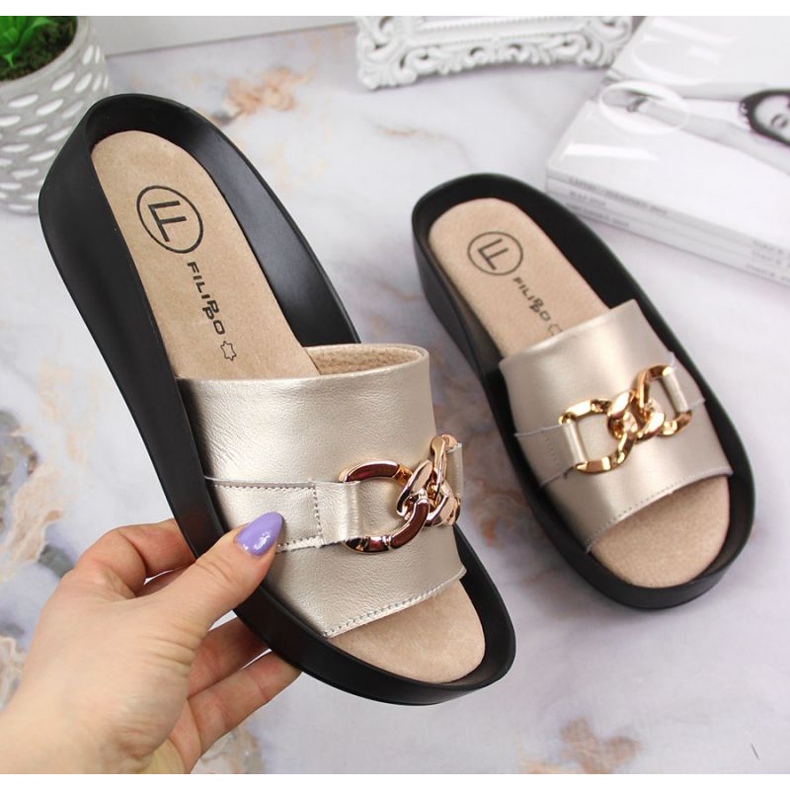 Babuchas de piel con cadena Filippo W PAW345B dorado 1