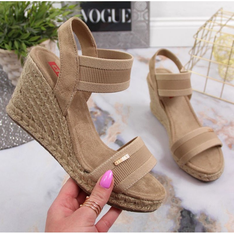Sandalias cuña Big Star W JJ274978 beige 1