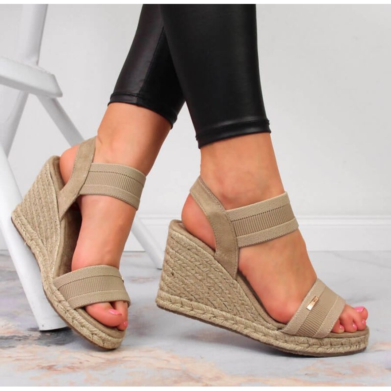 Sandalias cuña Big Star W JJ274978 beige 2