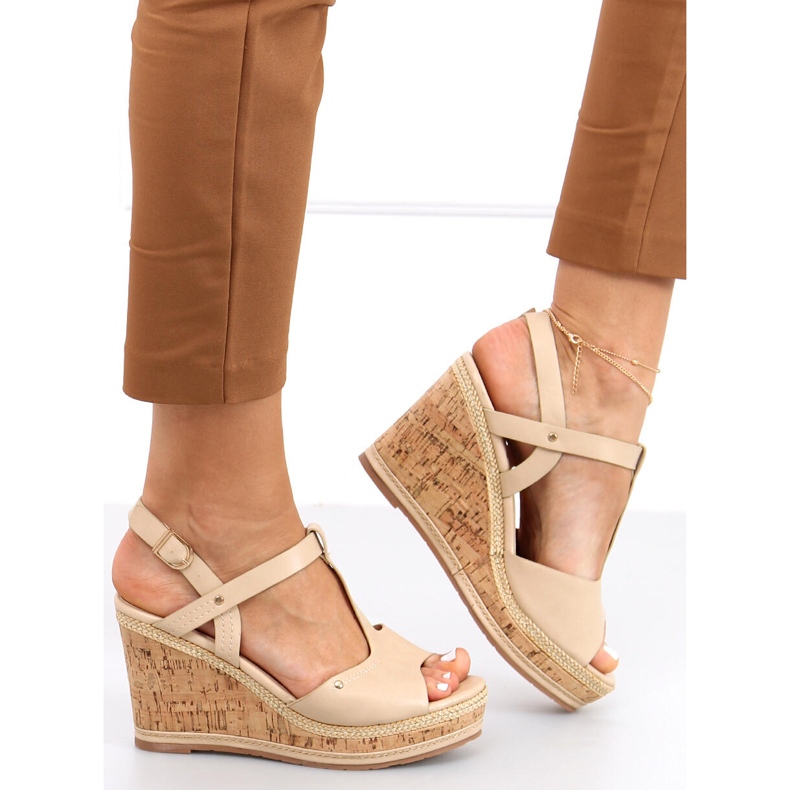 Sandalias cuña Nancy Beige 1
