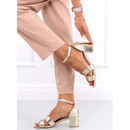 Sandalia tacón Nabila Gold dorado 4