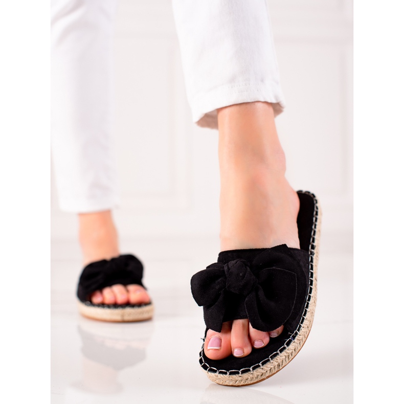 TRENDI Kalpki negro con un lazo 2