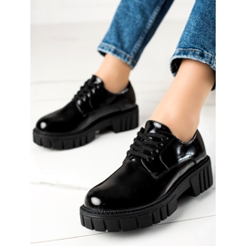 Zapatos negros en la plataforma La.Fi 2