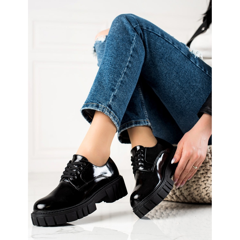 Zapatos negros en la plataforma La.Fi 1