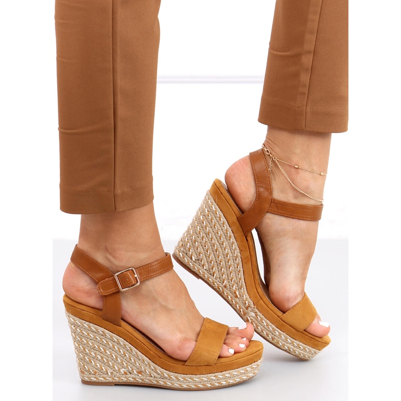 Sandalias cuña Zahia Camel marrón 1