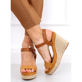 Sandalias cuña Zahia Camel marrón 4