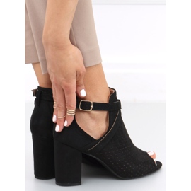 Sandalias caladas en el poste Barika Black. negro 1 Sandalias caladas en el poste Barika Black. negro 1