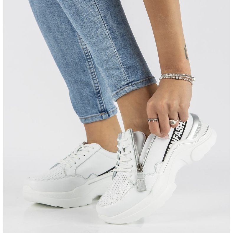 Zapatillas de cuero Filippo DP2057 / 21 Wh blanco 1