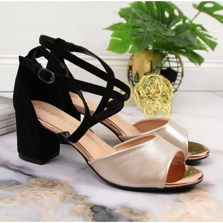 Sandalias en el puesto Potocki W WOL68 negro y dorado 2